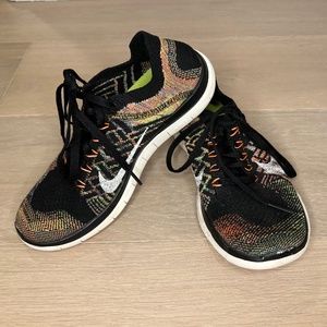 Women’s 6.5 Nike Free 4.0 Flyknit Sneakers